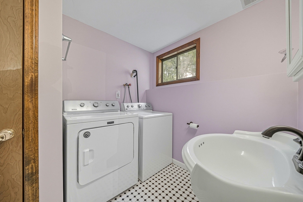 38 W Elm St