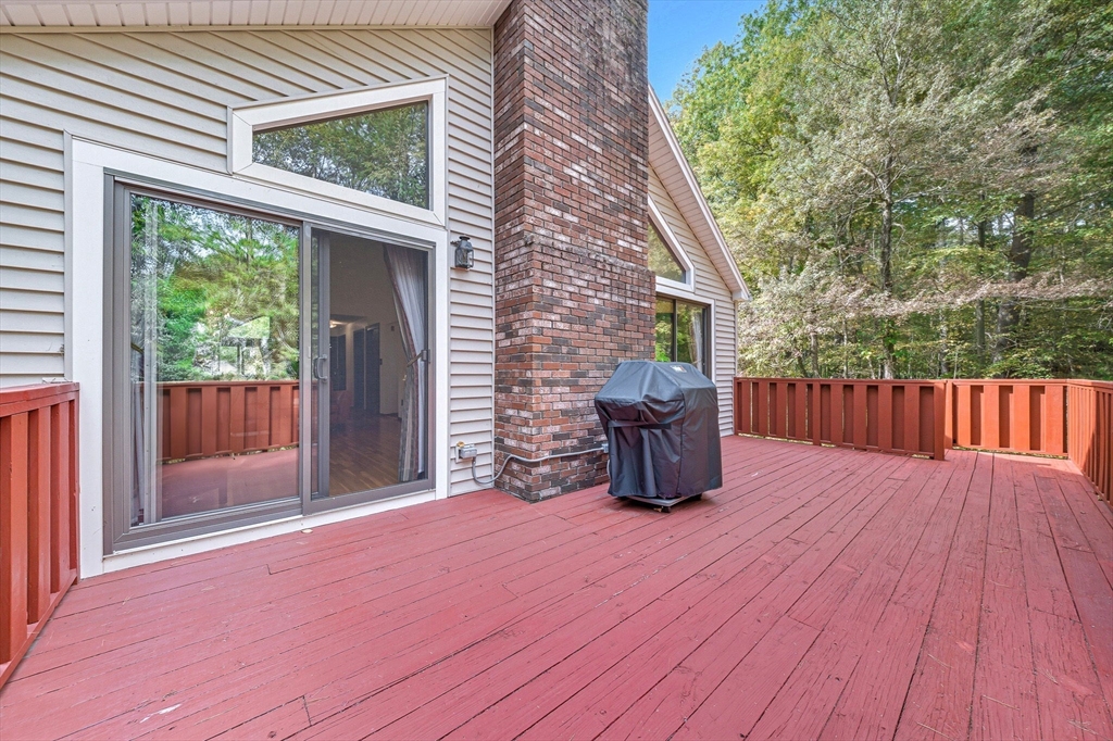 38 W Elm St