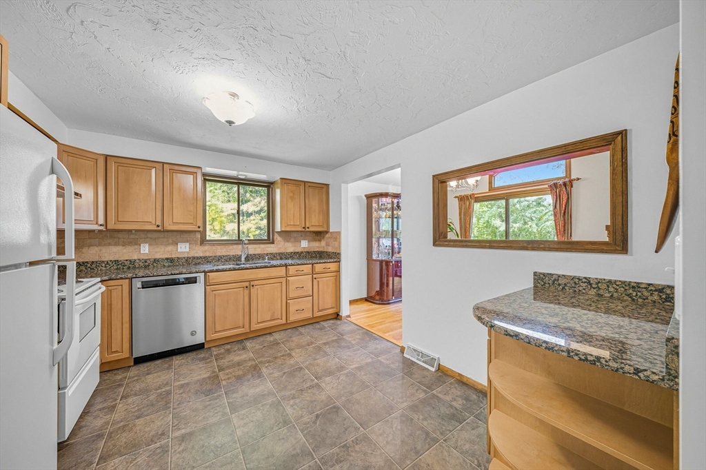 38 W Elm St
