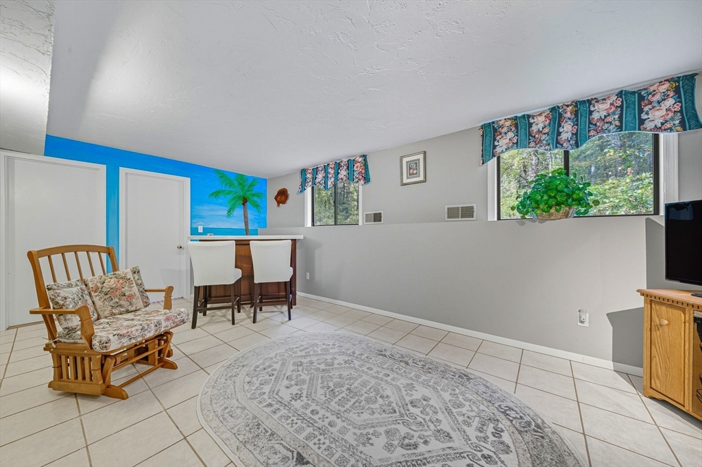 38 W Elm St