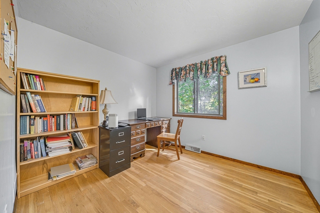38 W Elm St