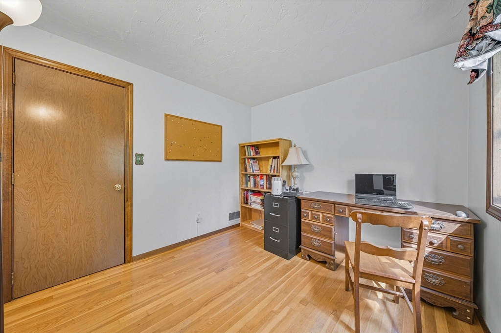 38 W Elm St