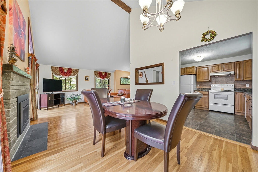 38 W Elm St
