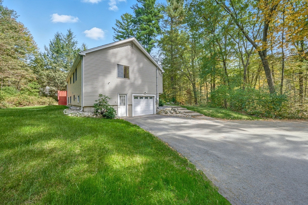 38 W Elm St