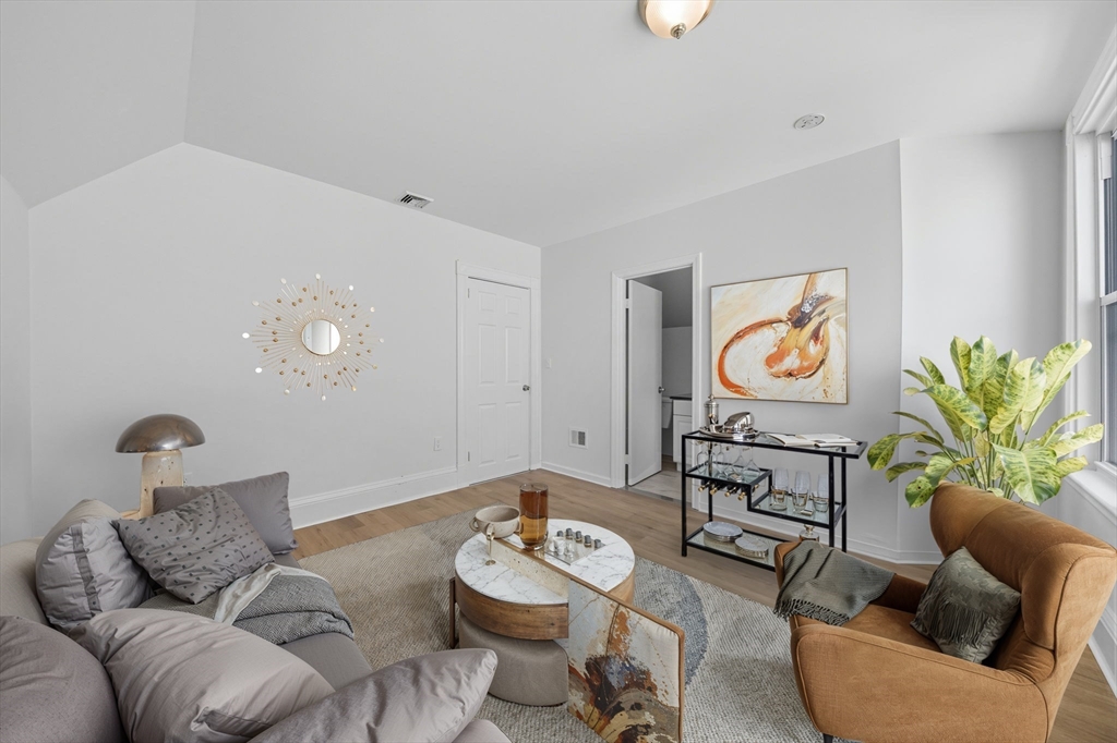 19-21 Wolcott St
