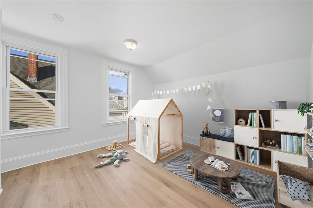 19-21 Wolcott St