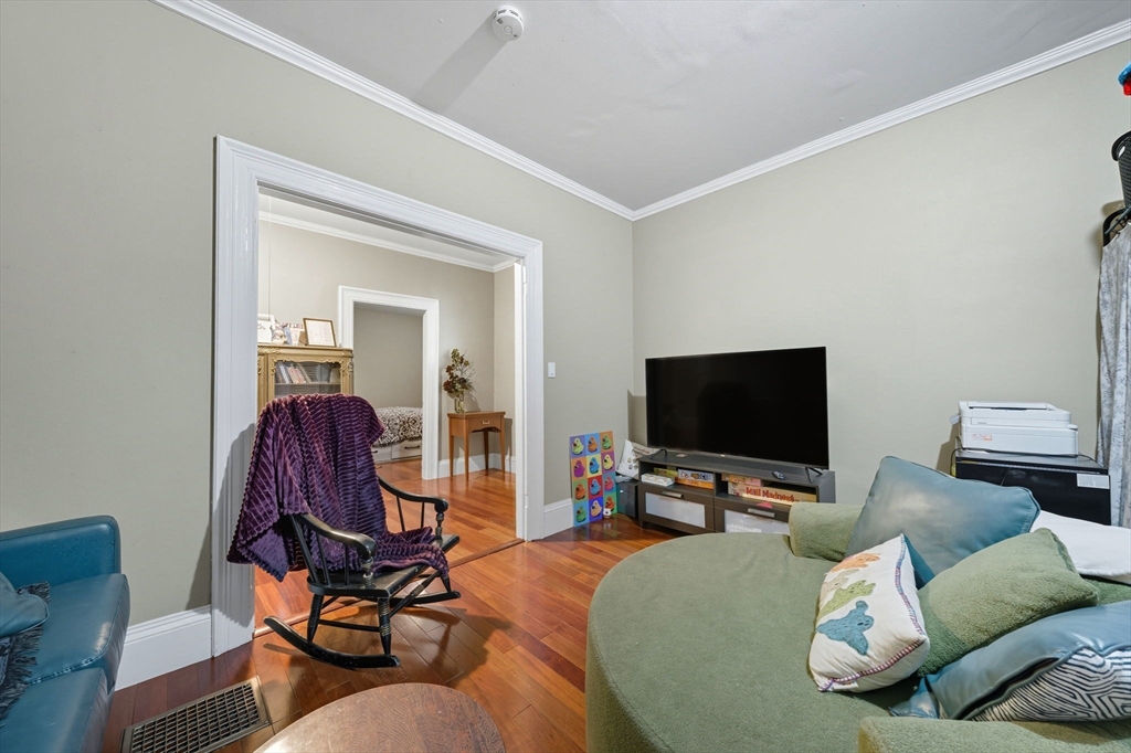 19-21 Wolcott St