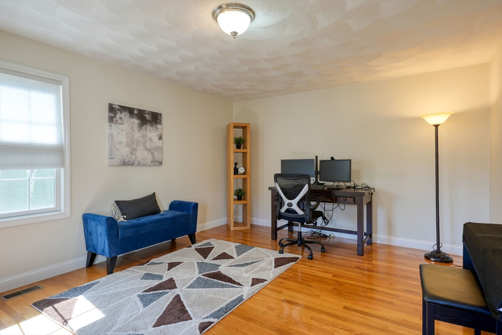 137 Winn St