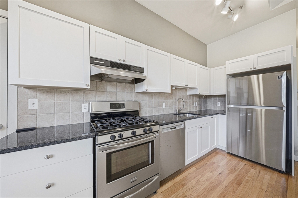 156 Chelsea St # 103