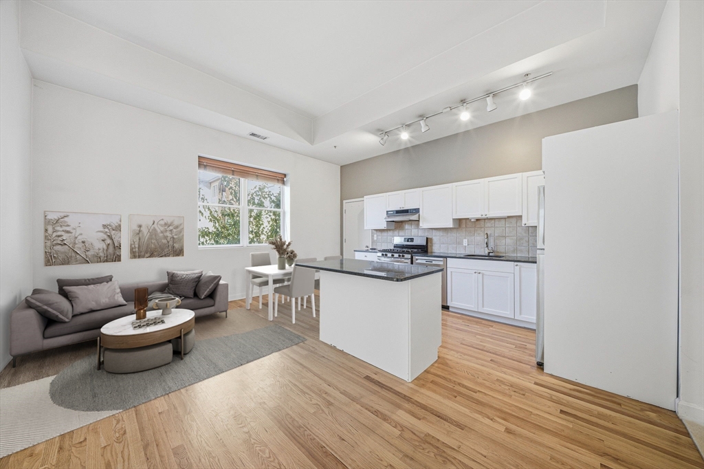 156 Chelsea St # 103