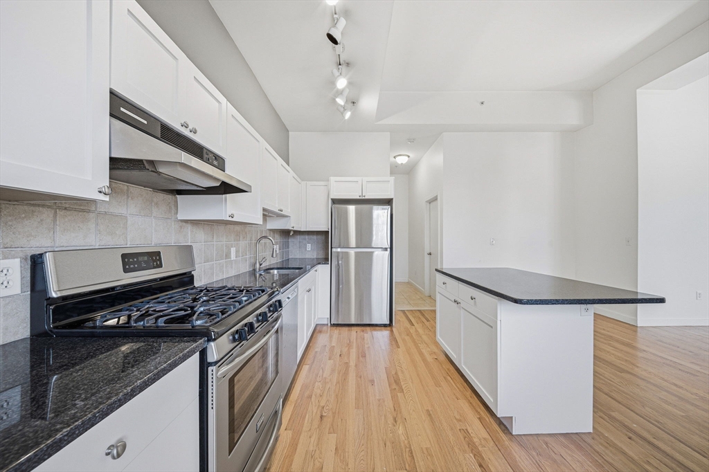 156 Chelsea St # 103
