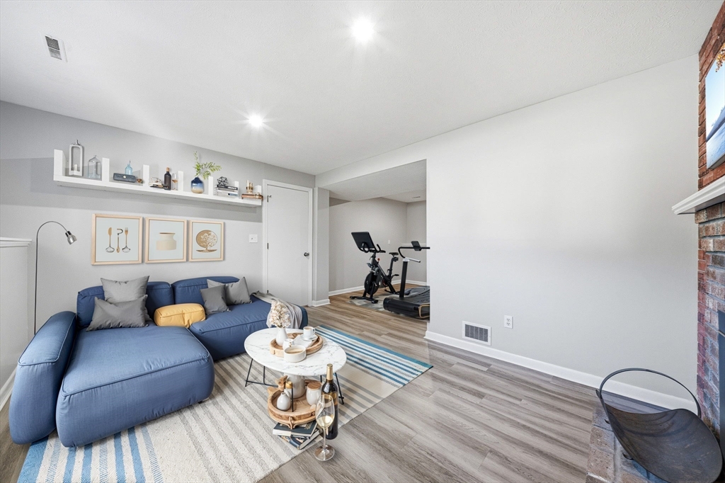 10 Hamman Circle