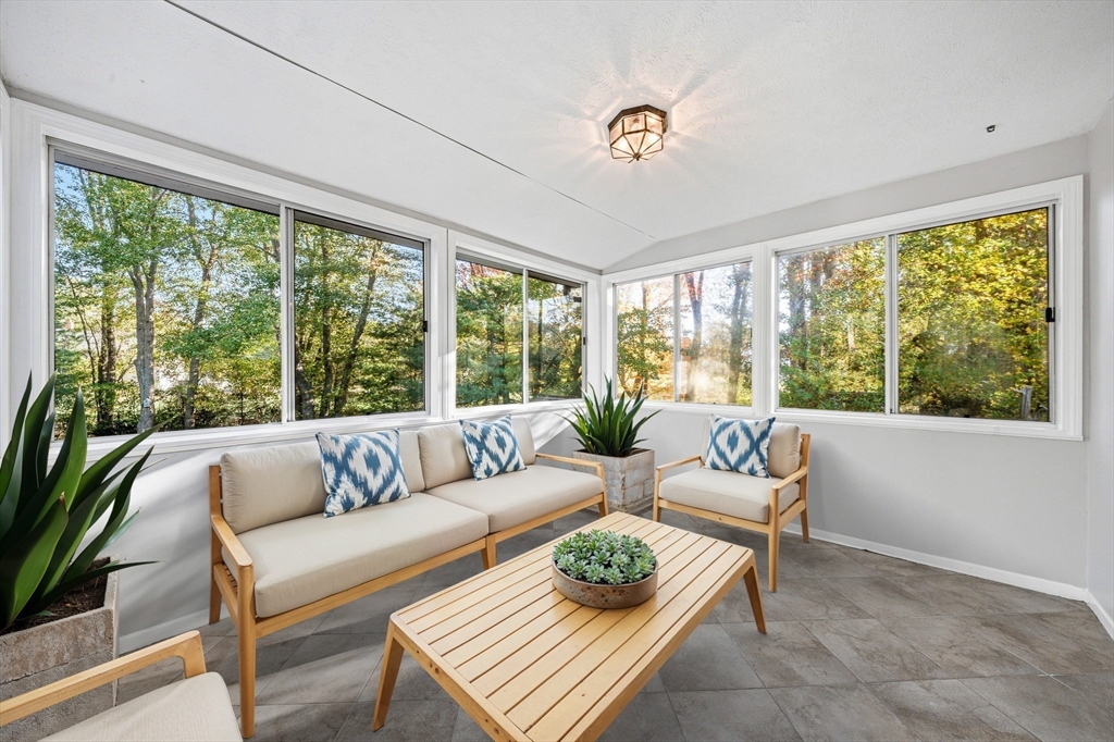 10 Hamman Circle