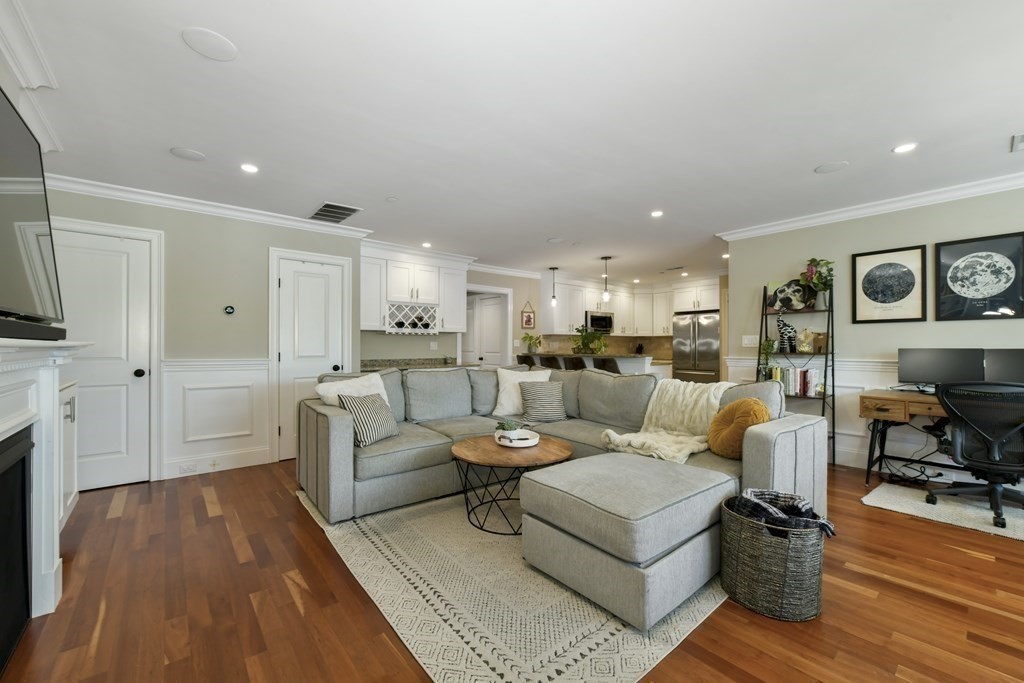 49 L St # 5