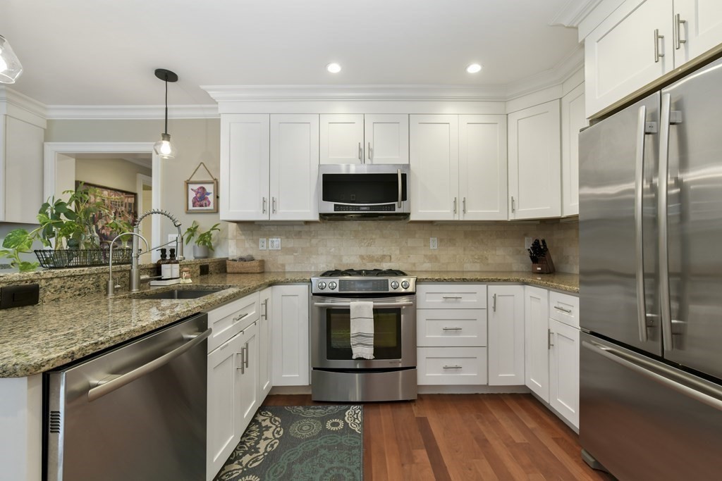 49 L St # 5
