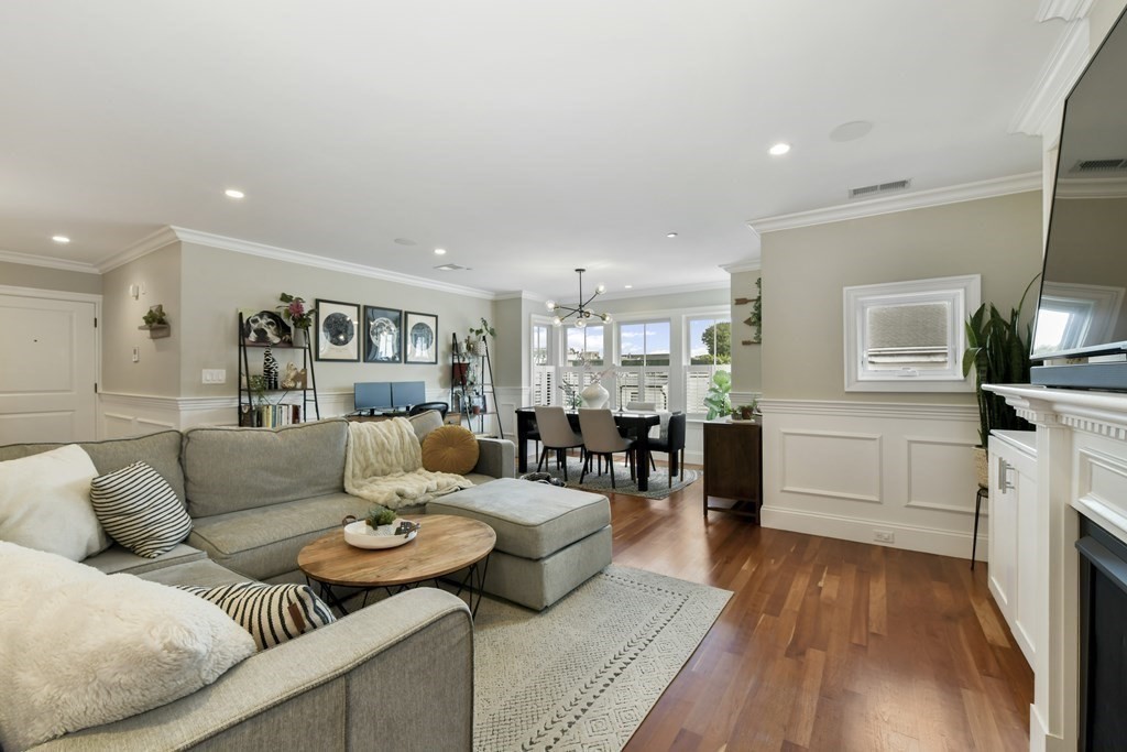 49 L St # 5