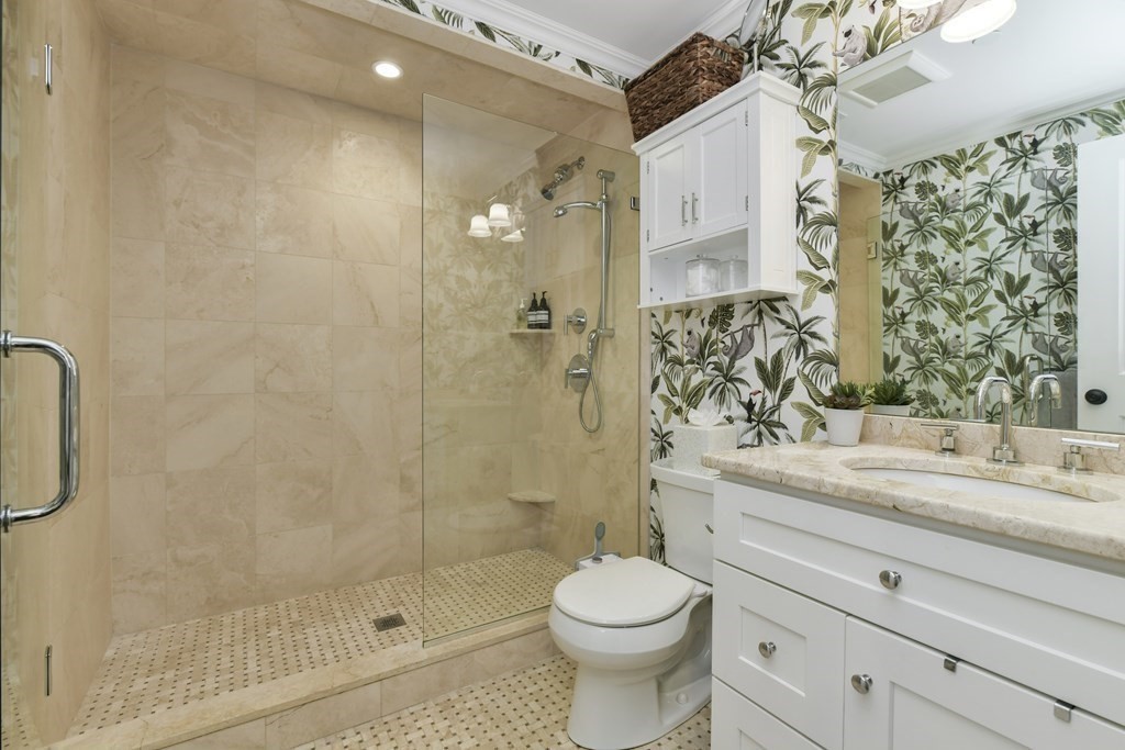 49 L St # 5