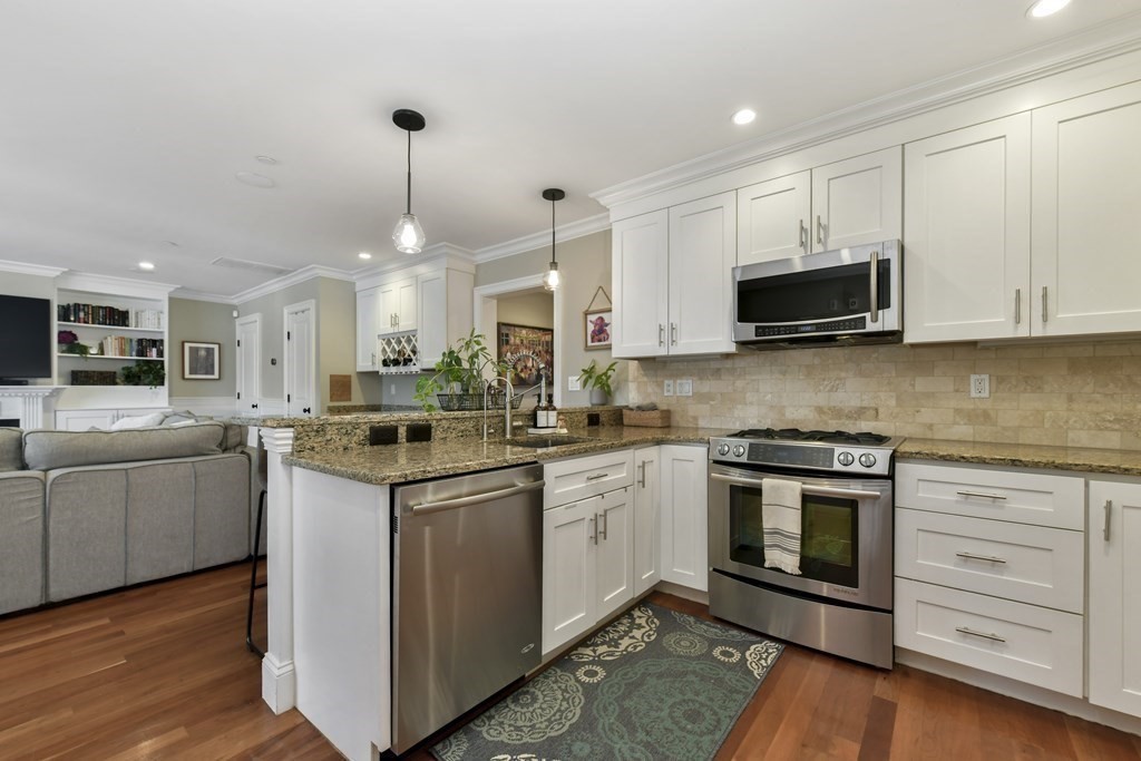 49 L St # 5