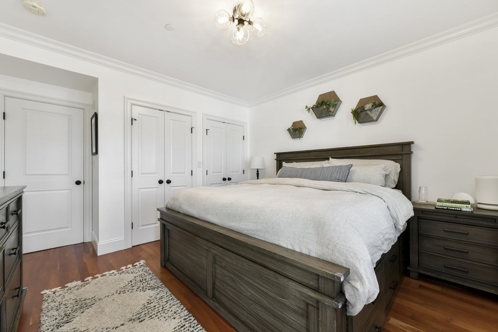 49 L St # 5