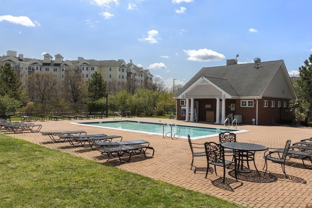 10 Seaport Drive # 2111