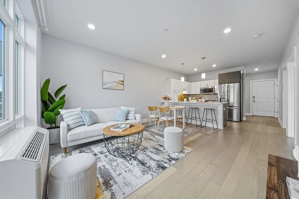 18 Cliveden St # 201