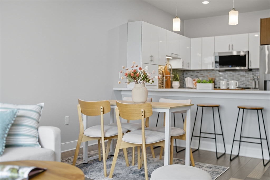 18 Cliveden St # 201