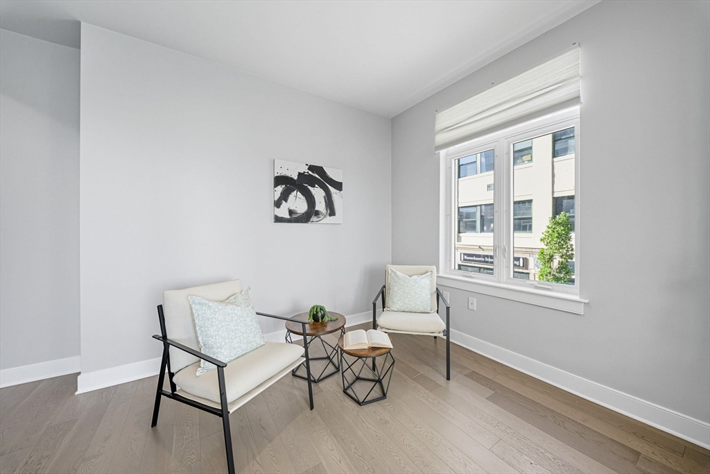 18 Cliveden St # 201