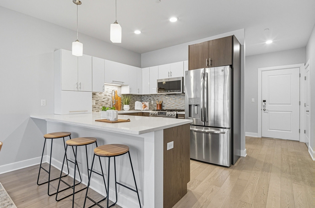 18 Cliveden St # 201