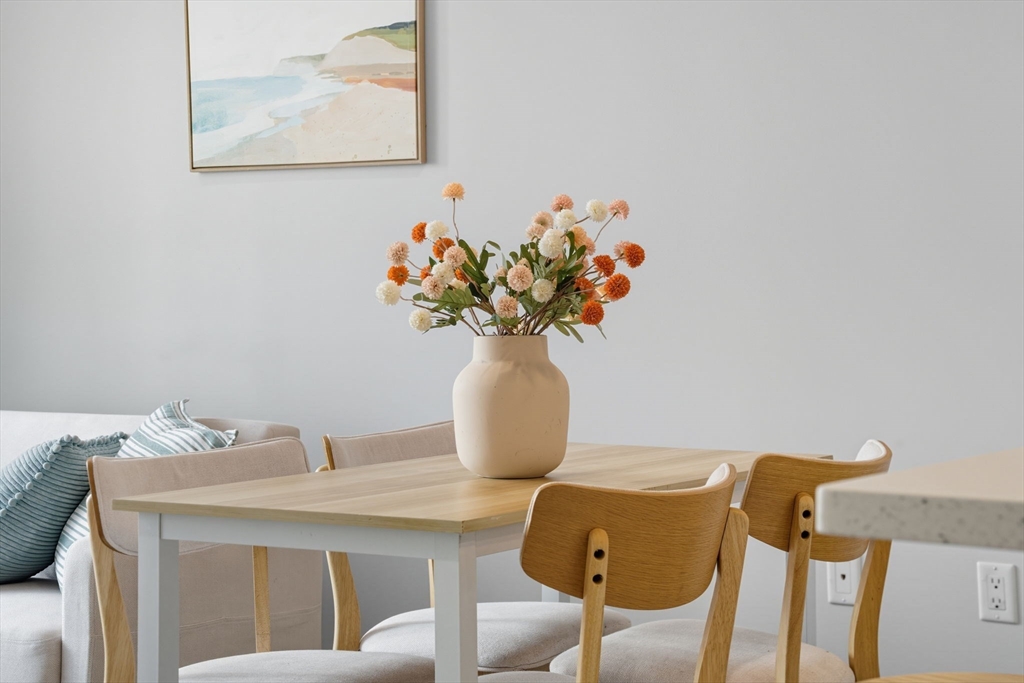 18 Cliveden St # 201