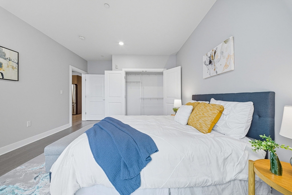 18 Cliveden St # 201