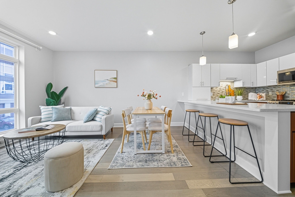 18 Cliveden St # 201