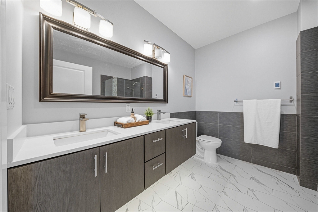 18 Cliveden St # 201