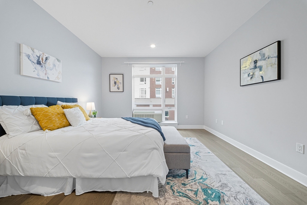 18 Cliveden St # 201