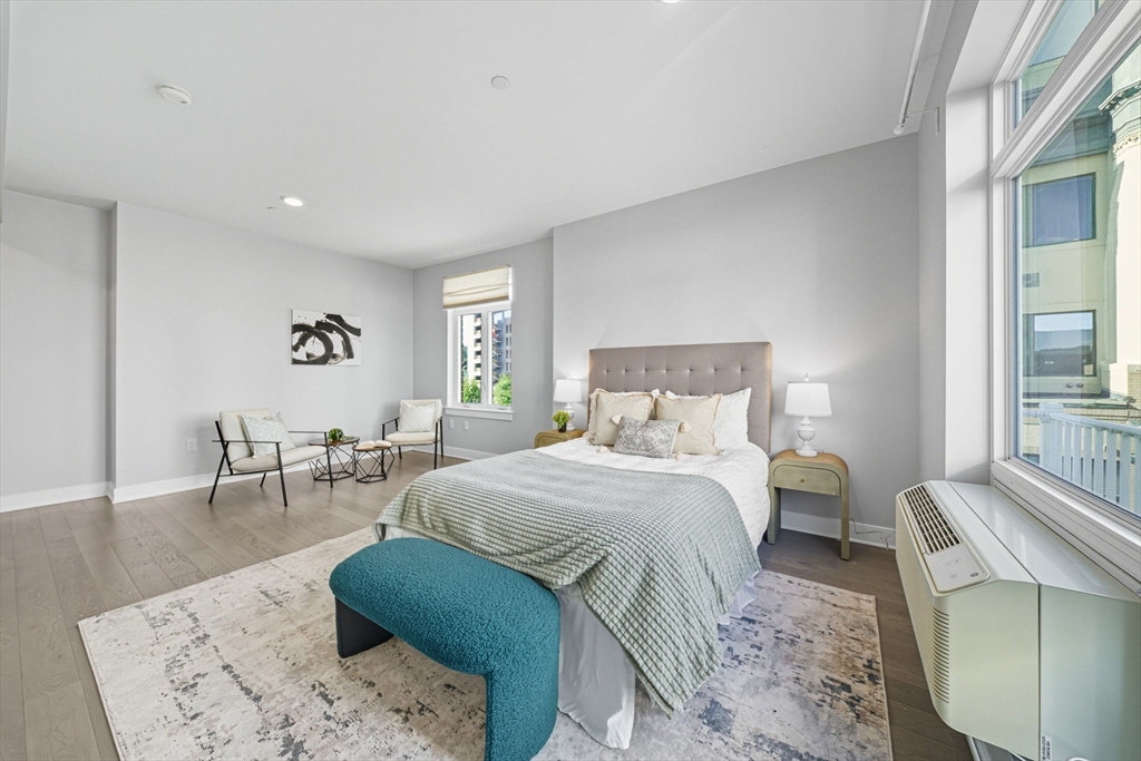 18 Cliveden St # 201