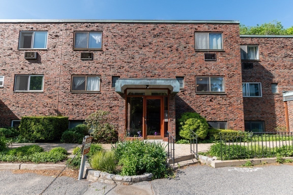 57 Saint Paul St. # 19