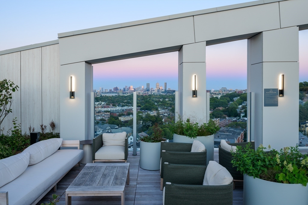 1515 Commonwealth Ave # 303
