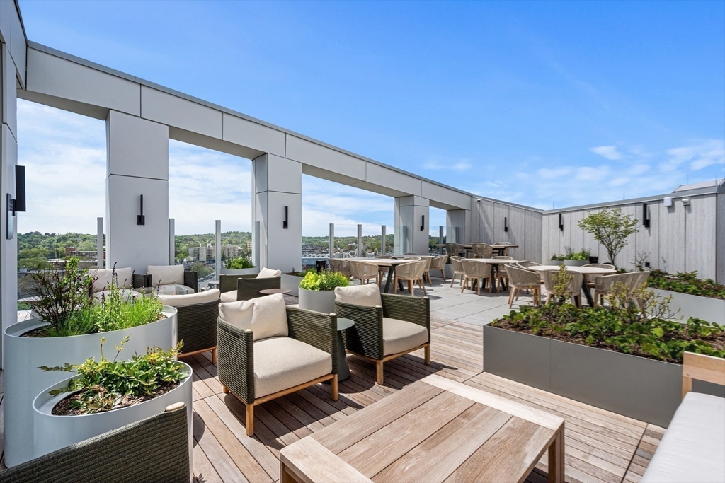 1515 Commonwealth Ave # 303