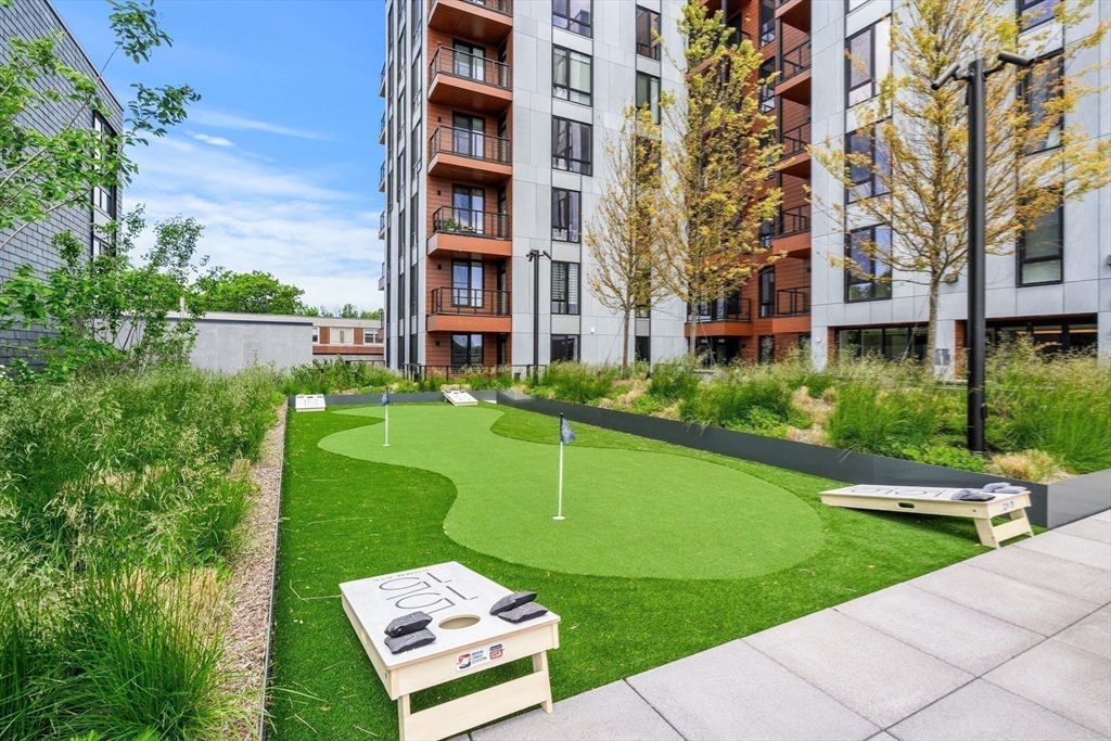 1515 Commonwealth Ave # 303