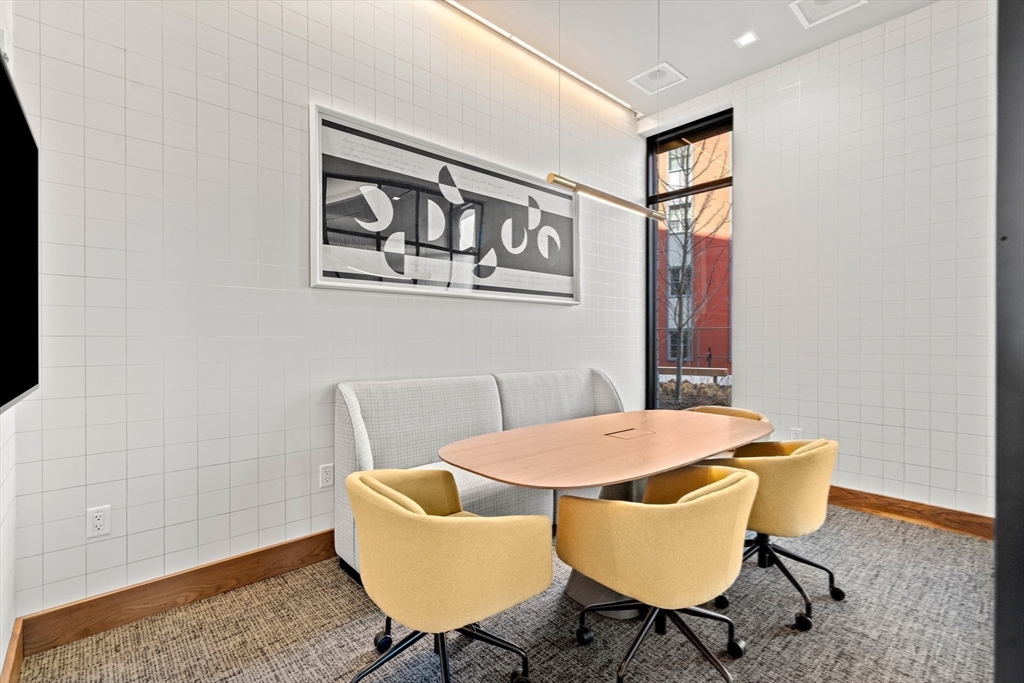 1515 Commonwealth Ave # 303