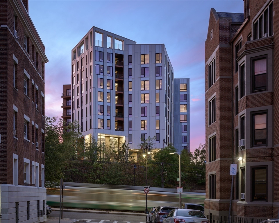 1515 Commonwealth Ave # 303