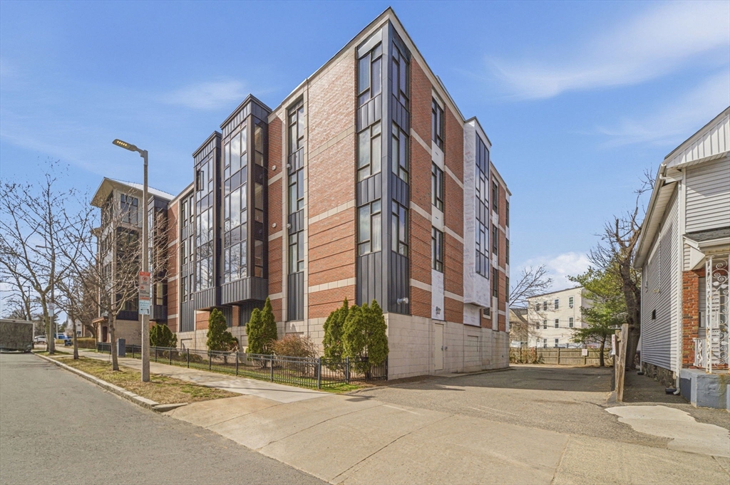 533 Cambridge St # 105