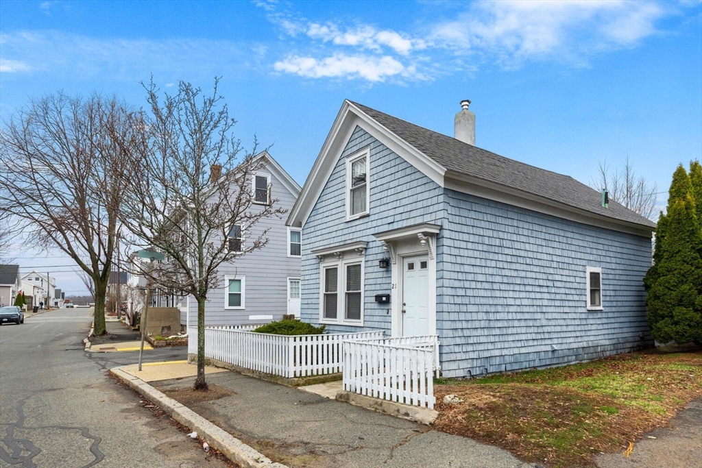 21 Roundy St.