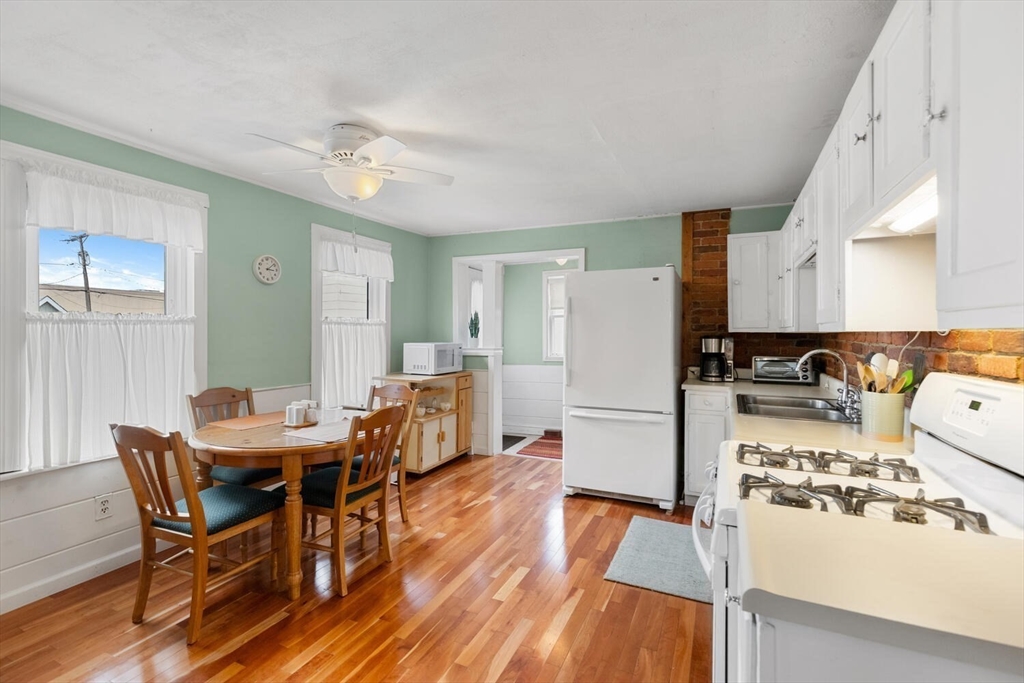 21 Roundy St.