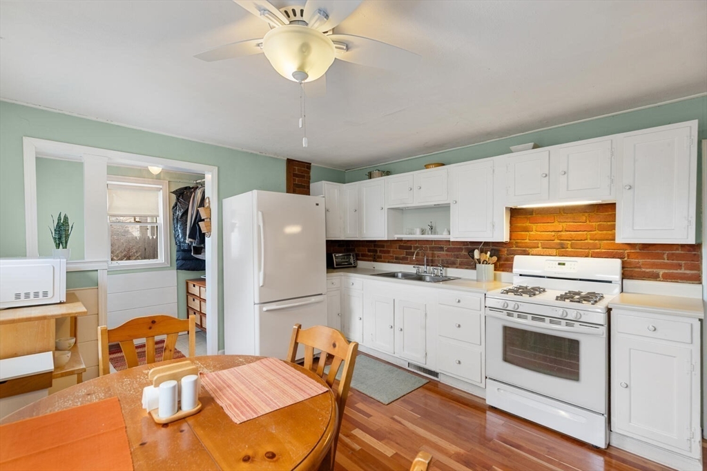21 Roundy St.