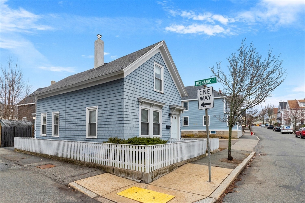 21 Roundy St.