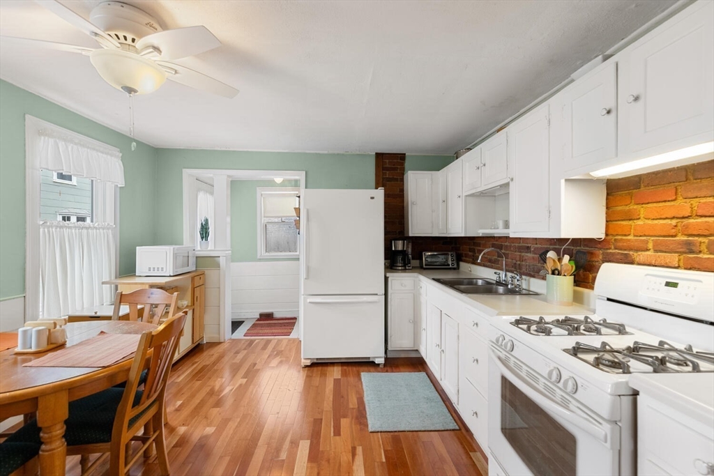 21 Roundy St.