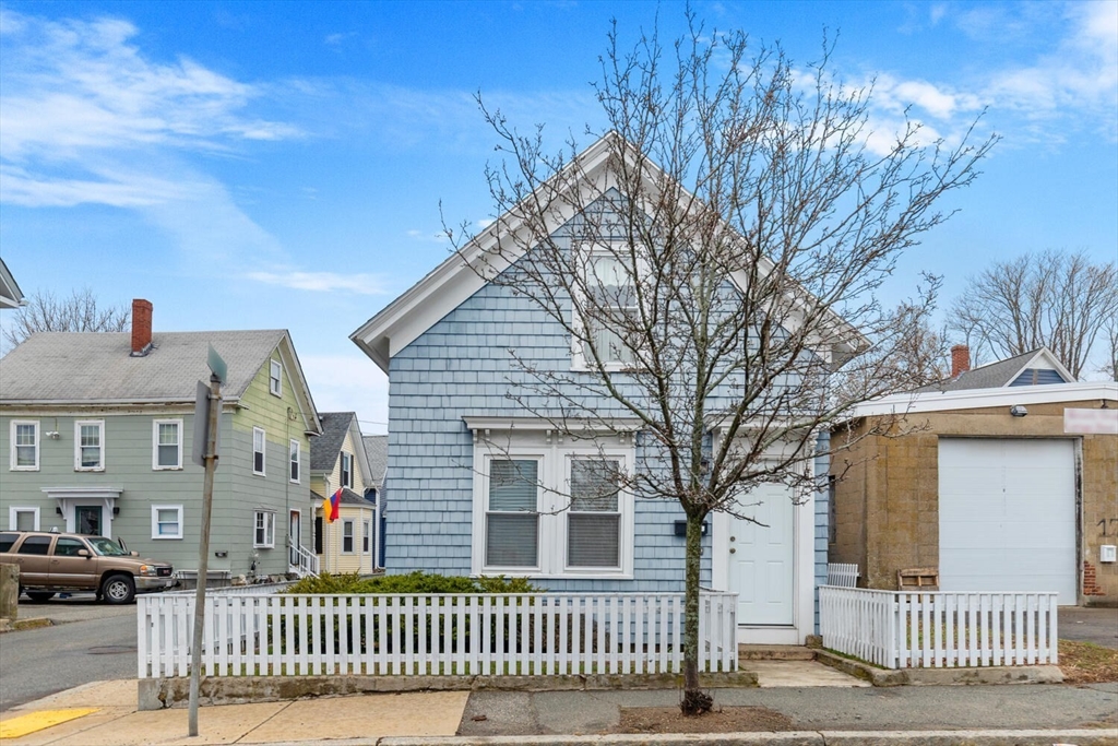 21 Roundy St.