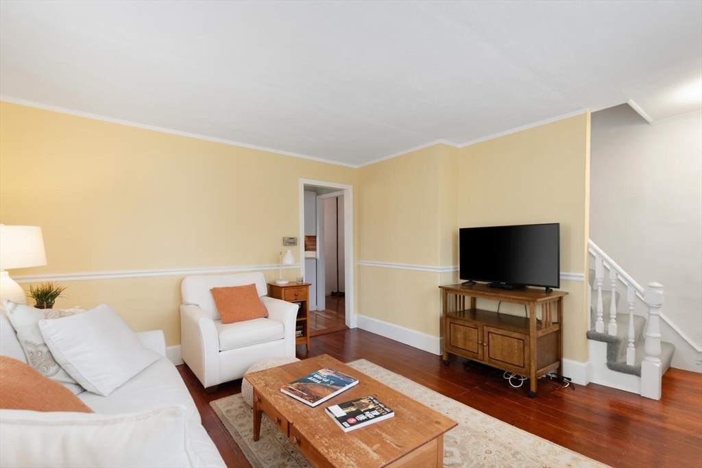 21 Roundy St.