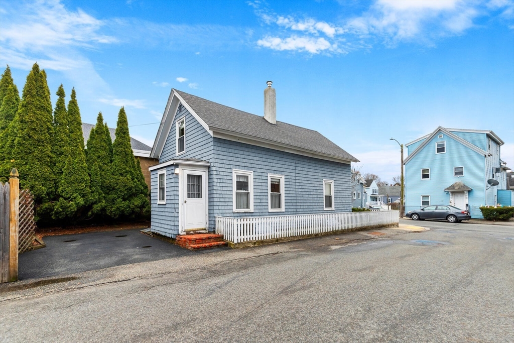 21 Roundy St.