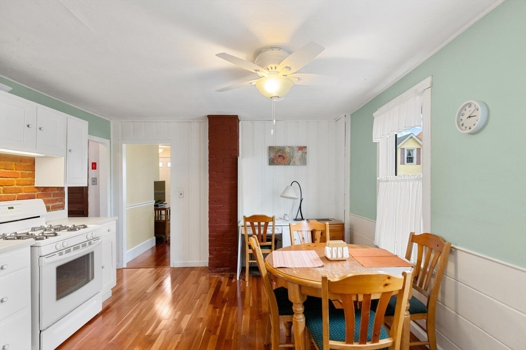 21 Roundy St.